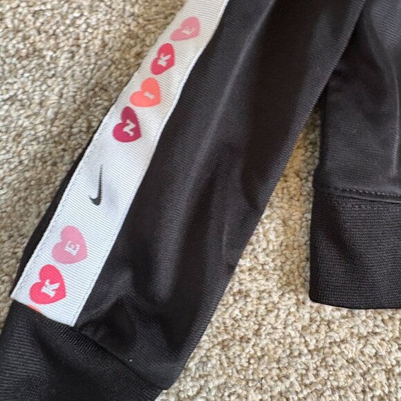 Nike Track Suit Sweater & Pants  Black Pink 2T Toddler Girls Hearts - Picture 4 of 9